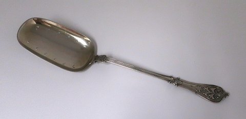 Strawberry spoon in silver (830). Length 25.5 cm. Produced 1889