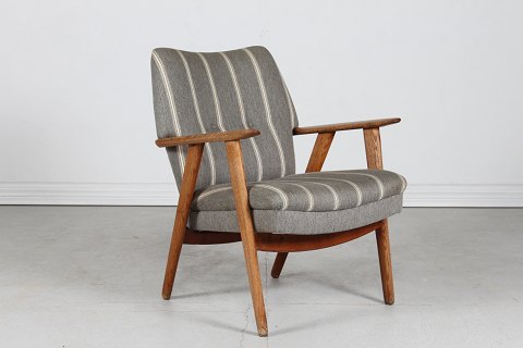Kurt Olsen
Slagelse Møbler
Easy chair 230
of oak