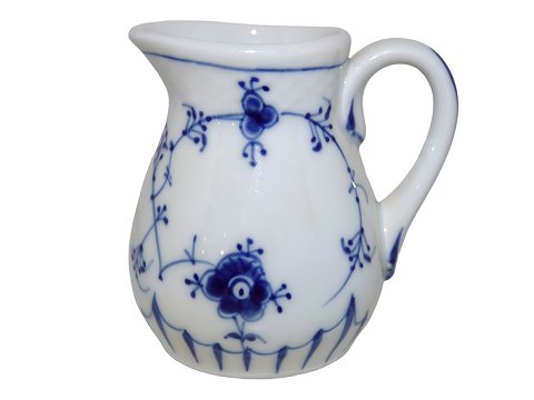 Blue Traditional Thick porcelain
Small creamer