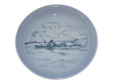 Mini Bing & Grondahl Greenland plate
Inuit in kayak in front of iceberg