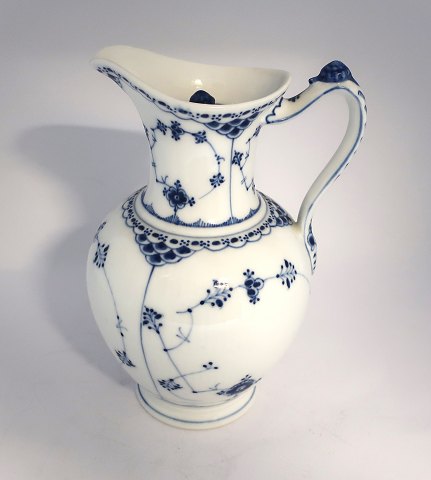 Royal Copenhagen. Blue Fluted, half lace. Chocolate jug. Model 722. Height 22.5 
cm. (2 quality)