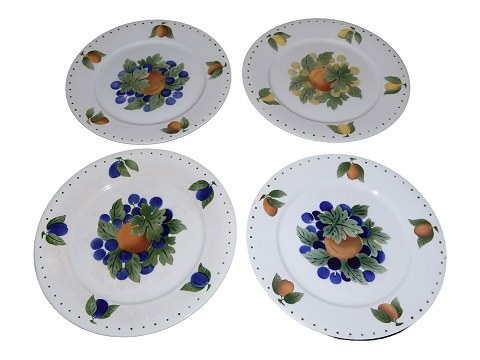 Aluminia 
Set of four small fruit plates