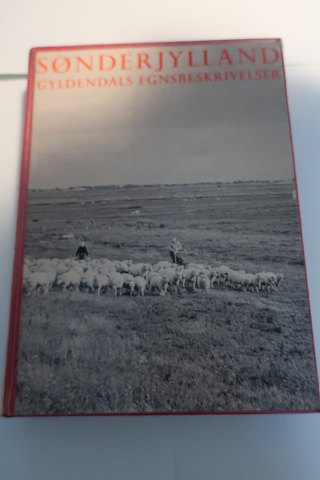 Sønderjylland - Gyldendals Beskrivelser - Med Vadehavet og Rømø
Gyldebdals Forlag
1971
Sideantal: 302
Tidligere Solebiblioteks-eksemplar
In gutem Stande