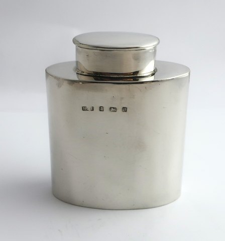 English silver tea caddy (925). Birmingham 1900. Height 9.5 cm. There are signs 
of use.