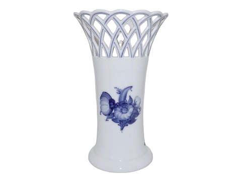 Blue Flower Braided
Rare and large vase with pierced border