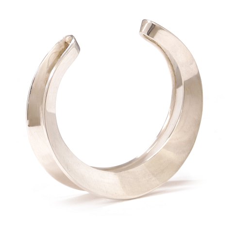 Hans Hansen sterlingsilber bangle. D inside: 
5,8x5,2cm