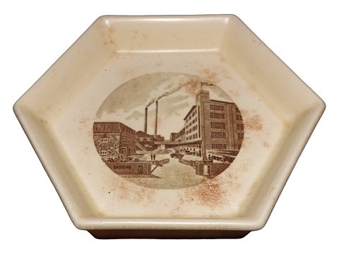 Aluminia dish
Sadolin from around 1942