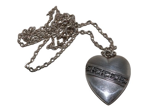 Danish silver
Heart pendant from 1910 with necklace