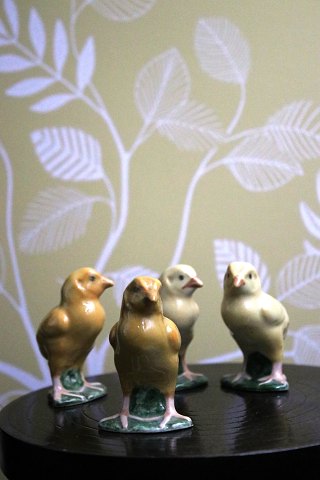 Bing & Grøndahl porcelæns figur af lille "Påske" kylling.
H: 6cm. 
B&G# 2587...