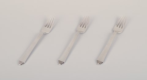 click to zoom