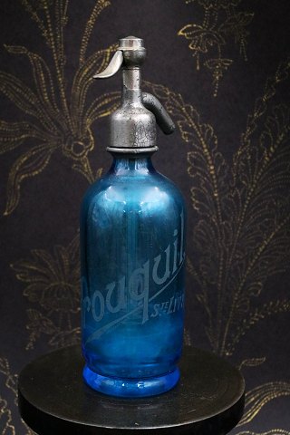 Dekorativ , sjælden fransk mini glas sifon fra begyndelsen af 1900 tallet i 
turkisblå farve med graveret skrift på siden...