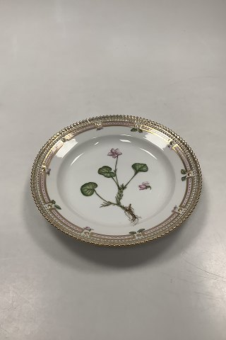 Royal Copenhagen Flora Danica Salat Tallerken No 20 / 3573