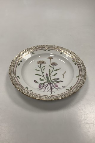 Royal Copenhagen Flora Danica Salat Tallerken No 20/3573