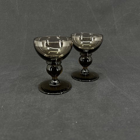 Et par røgtopas likørglas fra 1930'erne