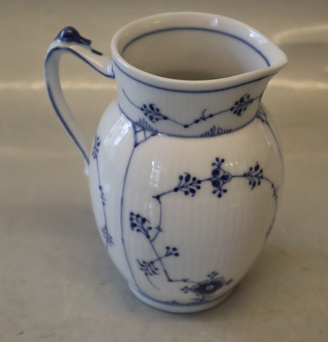 459-1 Milch Pitcher 12 cm / 12 oz Blue Fluted Danish Porcelain
