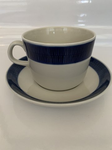 Tea cup with saucer #Blå Koka Rørstrand
Cup H 7 x 9 cm 
Saucer H 2,5 x 15 cm
