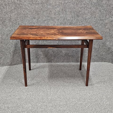 Text available in Danish language