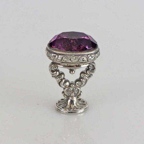 item no: 593758