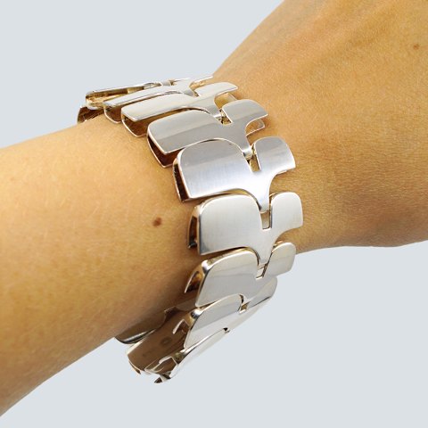 item no: 593945