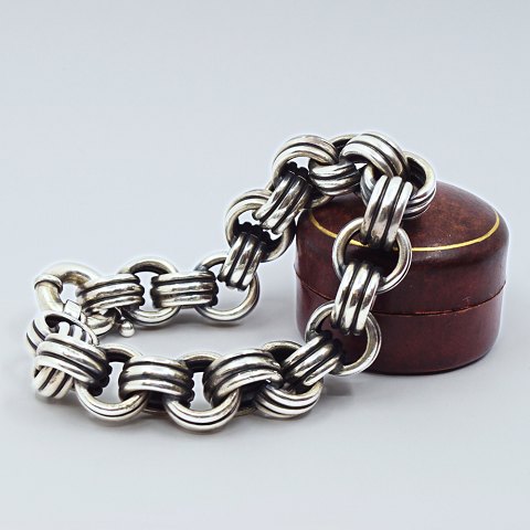 item no: 595087