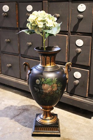 LARGE decorative 19th century iron vase with hand-painted floral motif and gold 
decorations.
H: 58cm...