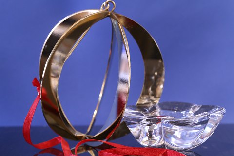 Holmegaard Golden Christmas, with tealight holder and red ribbon. Vintage 2004.