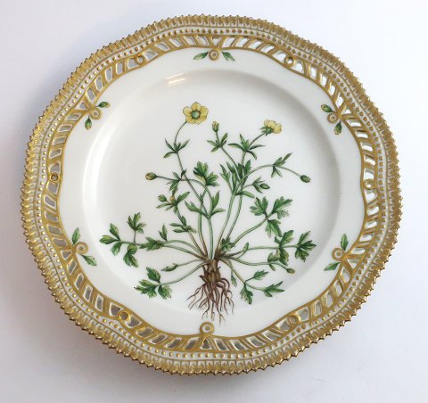 Royal Copenhagen Flora Danica. Lunch plate with open-work border. Design # 3554. 
Diameter 23 cm. (1 quality). Ranunculus bulbosus L