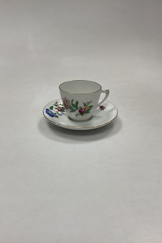 Bing og Grøndahl Saksisk Blomst, Hvid Kaffe-og underkop No. 108B