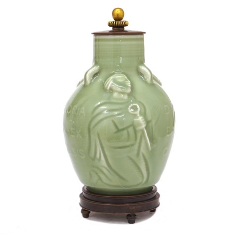 Jais Nielsen lidded stoneware vase celadon glazed. 
Bronze lid and base by Knud Andersen for Royal 
Copenhagen. H: 25,5cm