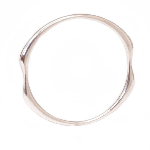 Nanna Ditzel for Georg Jensen sterlingsilver 
bangle #155. D inside: 6,5cm