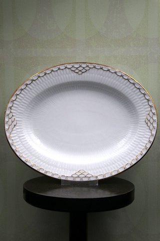 Rare Royal Copenhagen oval dish in Princess with gold decorations. 
from 1850-70...
