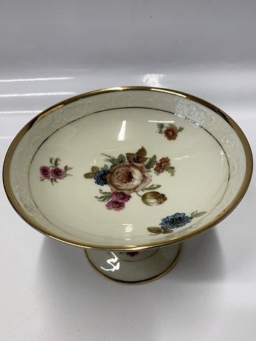 KPM Rosenborg konfektskål på høj fod, Måler 15 x 11 cm.SOLGT