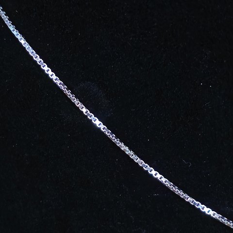 Text available in Danish language