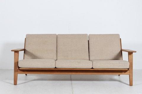 Hans J. Wegner