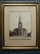 Frederikshavn 
Kirke.
Foto omkring 
år 1900.
Indrammet i 
guldramme.
Kirken er 
indviet 1892 og 
...