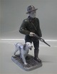 B&G figur
B&G 2328  Jæger med hund Svend Jespersen 29  cm