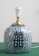 Kinesisk bojan 
i klassisk blåt 
mønster, ændret 
til lampe.