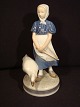 Figur.Stor 
Goose pige.Kgl. 
No 527 Royal 
Copenhagen.
2 Exit