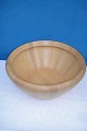 Nissen Denmark. 
Bowl of oak. 
Diameter 41 cm. 
height 17 cm. 
Fine condition.