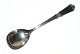 Jeppe Åkjær 
Sølvbestik
Frigast 
Kaffeske	11 
cm.
Sauceske / 
Karottenske	19,5 
...