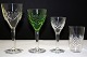 Helga glas, 
lavet af flere 
svenske 
glasværker. 
Glat stilk med 
krydsslibninger 
på ...