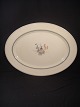 Karup
Royal 
Copenhagen, RC. 
Kongelig 
porcelæn. Kgl.
Oval fad L: 41 
cm. No. 25 / 
9585
