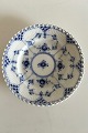 Royal 
Copenhagen 
Musselmalet 
Helblonde 
Sidetallerken 
No. 1088. Måler 
14,7 cm (5 
25/32 in). 
