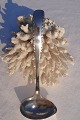 Perle 
sølvbestik fra 
Georg Jensen 
sterling sølv 
925. 
Perle 
flødeske, 
længde 13,5 cm. 
Fra 1915 ...