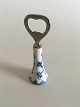 Royal 
Copenhagen 
Musselmalet 
Riflet Oplukker 
No 2309. Måler 
11 cm ( 4 21/64 
in. )