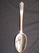 Sct. Knud.
Tre tårnet 
sølv.
Opøser ske , 
Længde: 24,5 cm
F. Hingelberg 
Aarhus 1932
Kontakt ...