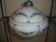 Bing&Grøndahl 
B&G Empire
lågfad nr.5
diameter 
19,5cm højde 
18cm
1.sortering