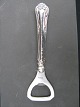 Herregaard.
Oplukker.
Tretårnet sølv 
fra 1946
Længde: 14,5 
cm
Pris kr. 285,-