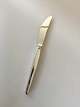 Georg Jensen 
Sterling Sølv 
Cypres 
Spisekniv med 
Grillskær No 
014. Måler 
22,4cm.