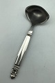 Georg Jensen 
Konge Sterling 
Sølv Sovseske 
No. 154. Måler 
18.3cm (7.20 
inch)
